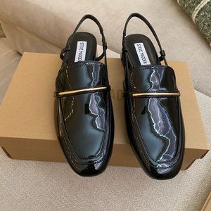 Steve Madden Never been worn black patent leather sling back flat. Size 8